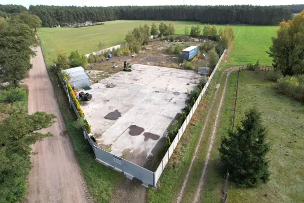 wielkopolskie, czarnkowsko-trzcianecki, Czarnków, Huta, PLAC POSTOJOWY, DZIAŁKA USŁUGOWA